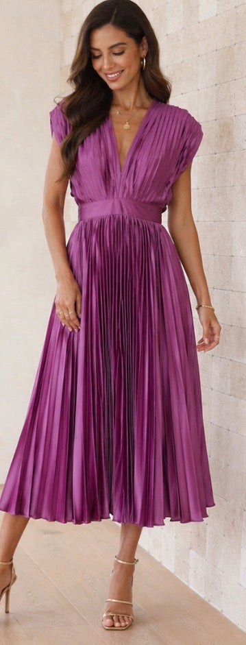 Claire | Timeless Pleated Midi Dress
