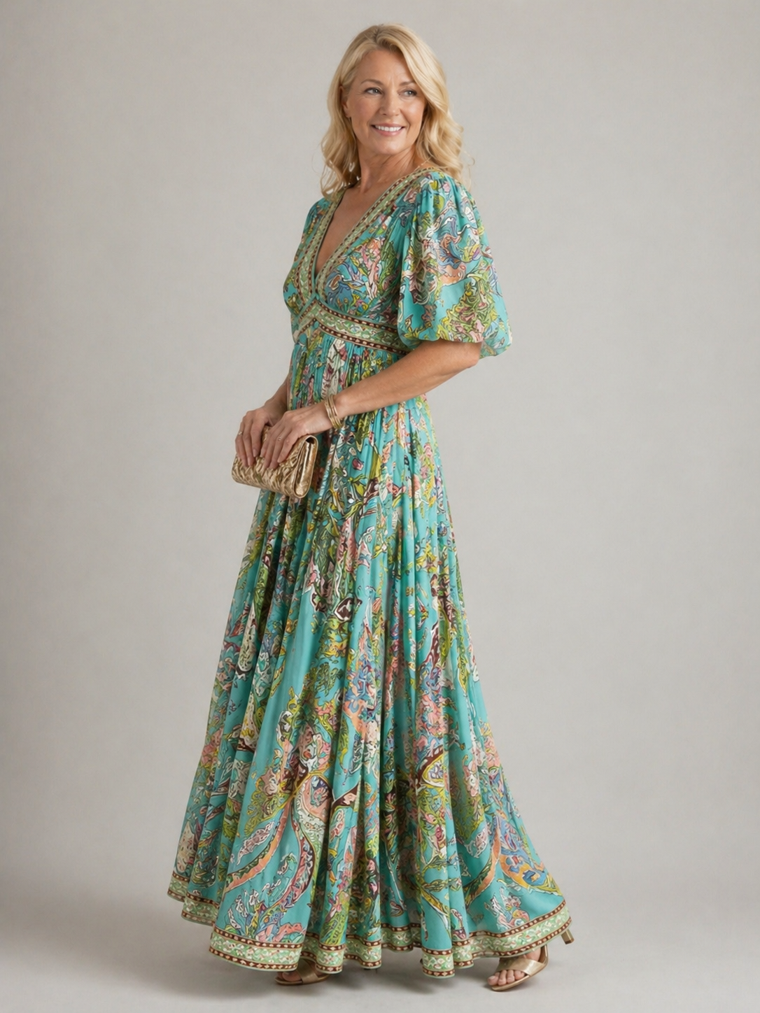 Margot | Airy maxi dress with puff sleeves and V-neck