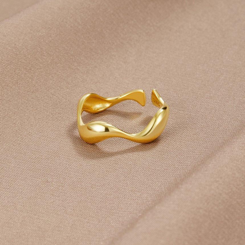 Sienna | Gold Wave Ring
