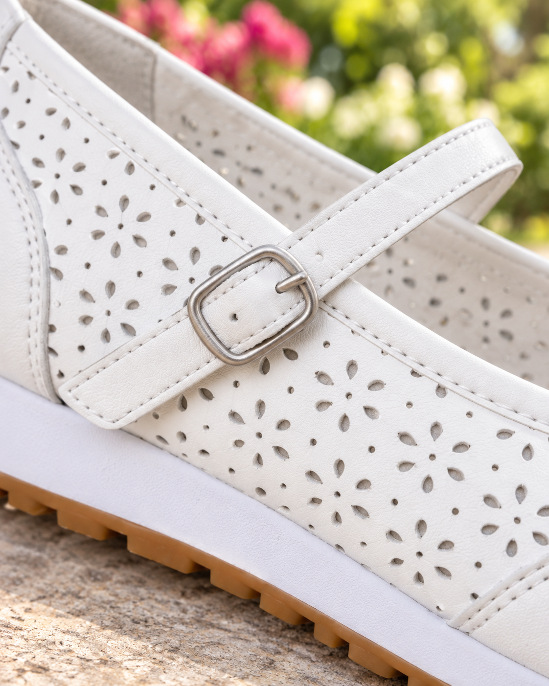 Willow | Perforated Cross-Strap Flat
