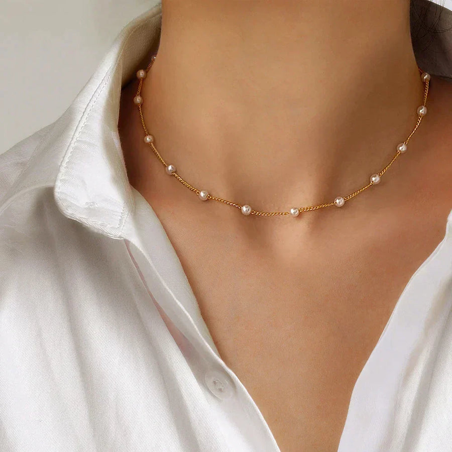 Elise | Delicate Pearl Necklace