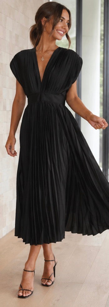 Claire | Timeless Pleated Midi Dress